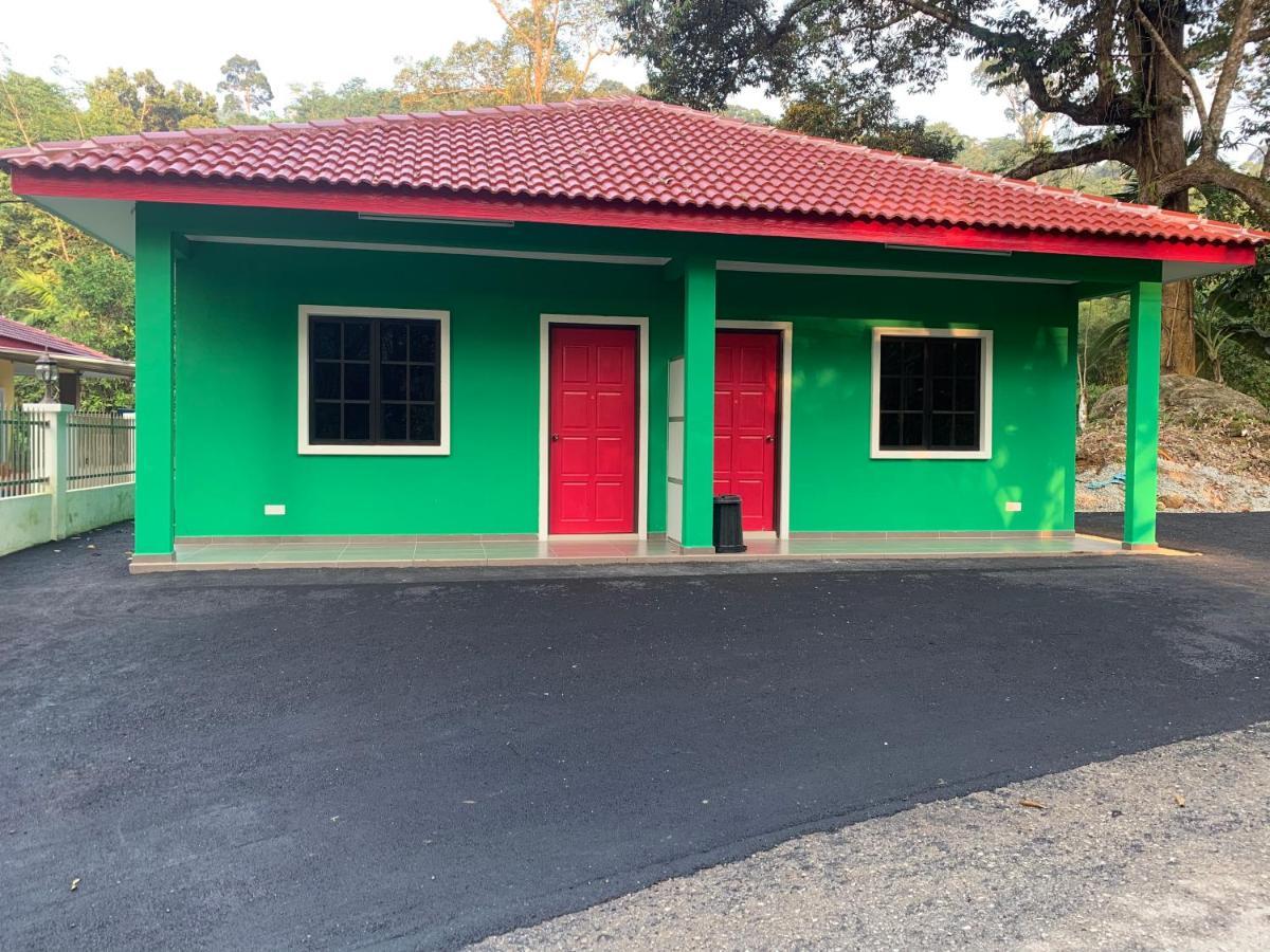 Отель Chalet Latip D'Ayer Itam Kampong Ayer Hitam  Экстерьер фото